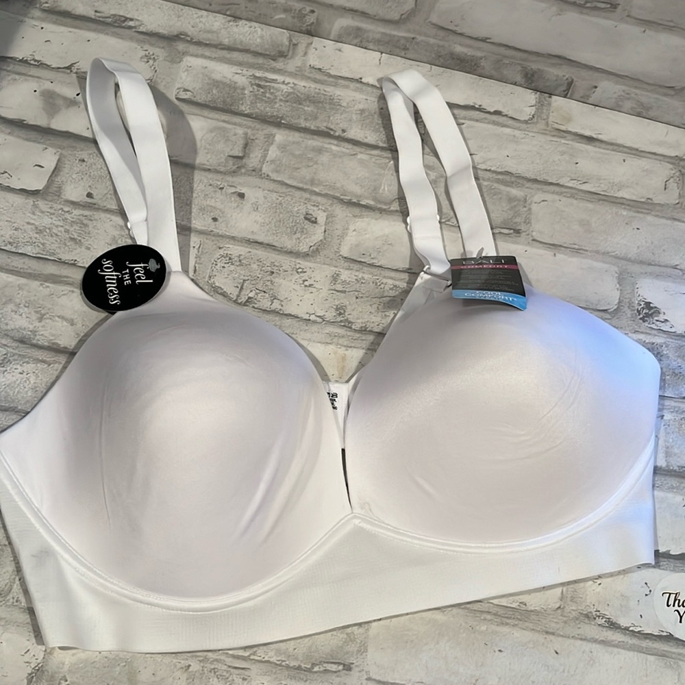 BALI cool comfort XL padded bra NEW white adjustable bend and straps